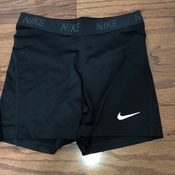 Nike 5” Inseam Bike Shorts (CORAL IS BRAND NEW) - Picture 3 of 5